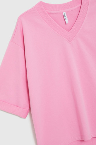 ΓΥΝΑΙΚΕΙΟ ΜΠΛΟΥΖΑ ΜΕ V ΛΑΙΜΟΚΟΨΗ ΣΕ ΡΟΖ ΧΡΩΜΑ 