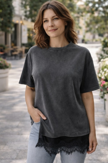  ΓΥΝΑΙΚΕΙΟ ΑΝΘΡΑΚΙ ΜΠΛΟΥΖΑ ΜΕ  ΔΑΝΤΕΛΑ ΣΤΟ ΤΕΛΕΙΩΜΑ 