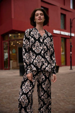 ΠΟΥΚΑΜΙΣΟ ΜΕ ΜΠΕΖ ΣΧΕΔΙΑ