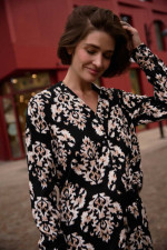 ΠΟΥΚΑΜΙΣΟ ΜΕ ΜΠΕΖ ΣΧΕΔΙΑ