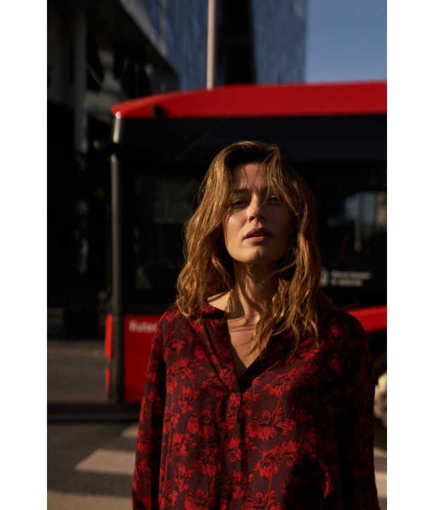 ΚΟΚΚΙΝΟ ΠΟΥΚΑΜΙΣΟ ΜΕ FIORAI ΣΧΕΔΙΟ