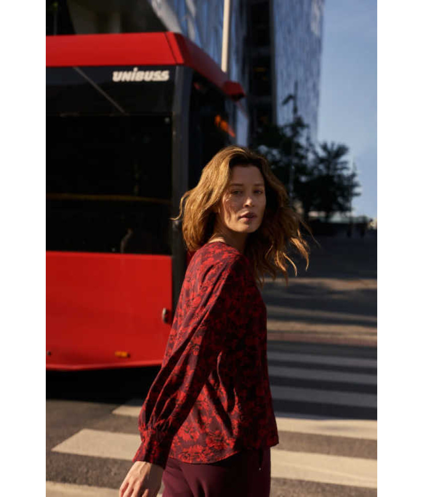 ΚΟΚΚΙΝΟ ΠΟΥΚΑΜΙΣΟ ΜΕ FIORAI ΣΧΕΔΙΟ