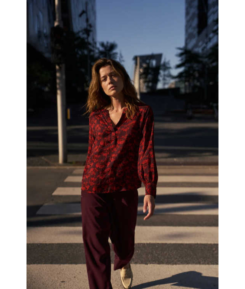 ΚΟΚΚΙΝΟ ΠΟΥΚΑΜΙΣΟ ΜΕ FIORAI ΣΧΕΔΙΟ