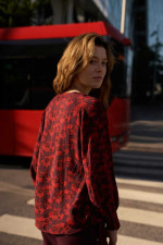 ΚΟΚΚΙΝΟ ΠΟΥΚΑΜΙΣΟ ΜΕ FIORAI ΣΧΕΔΙΟ